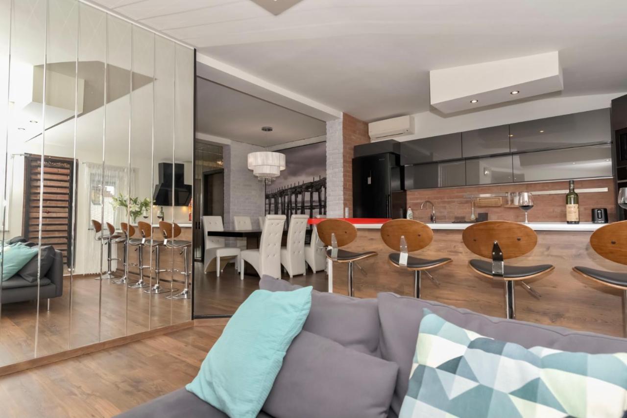 Nightingale Luxury Apartment บูดาเปสต์ ภายนอก รูปภาพ