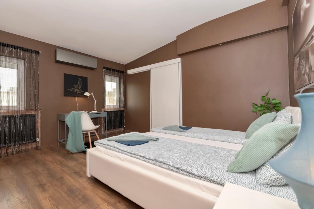 Nightingale Luxury Apartment บูดาเปสต์ ภายนอก รูปภาพ